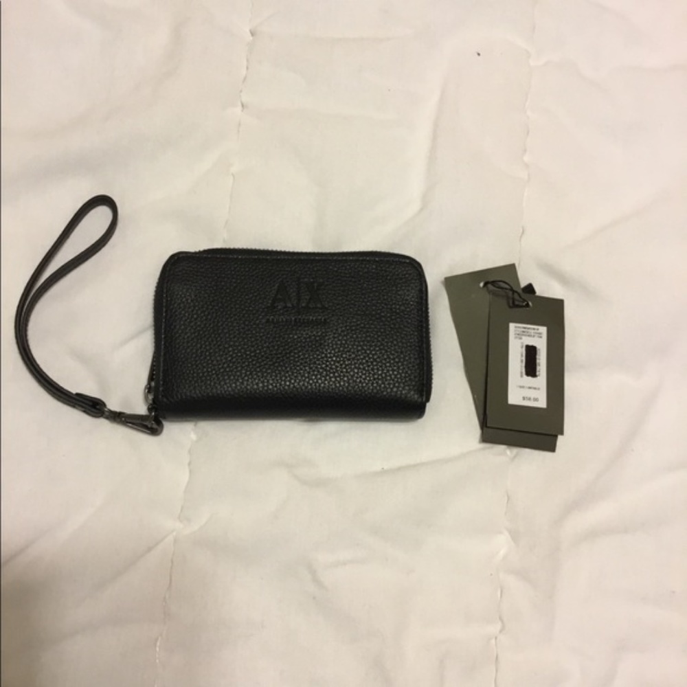 🌸LAST 1🌸Armani Exchange Black wristlet - Picture 2 of 5